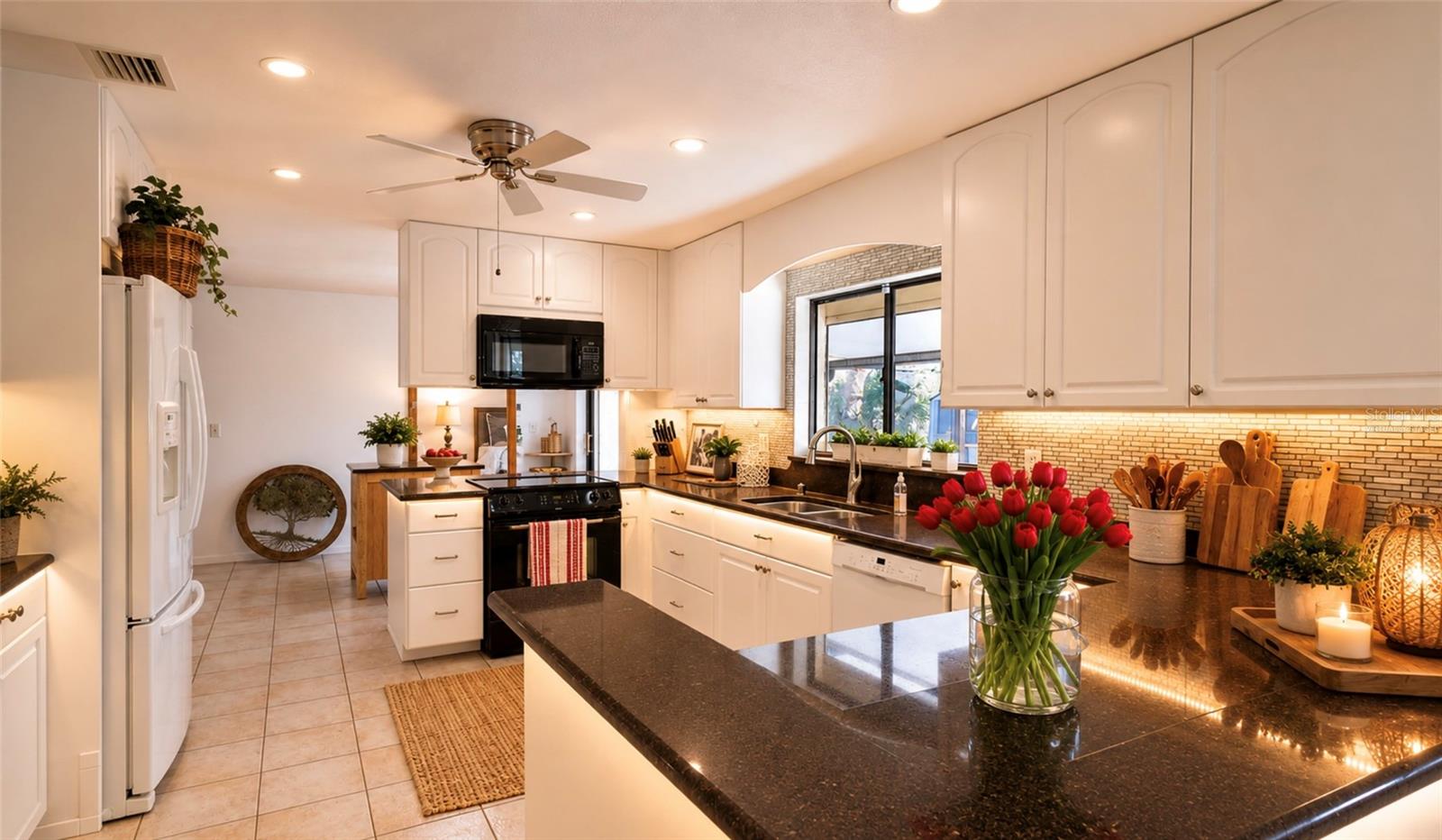 55 BAY HARBOUR DR — photo 3