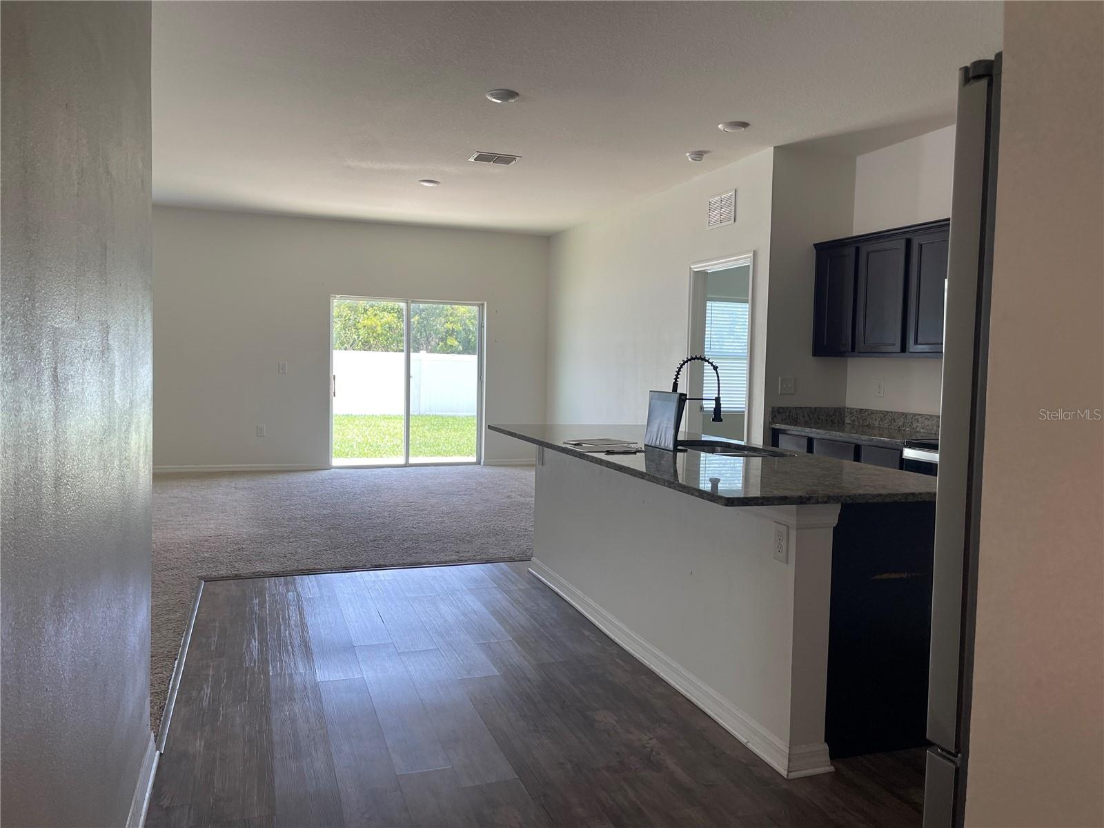 2858 NEVERLAND DR — photo 4