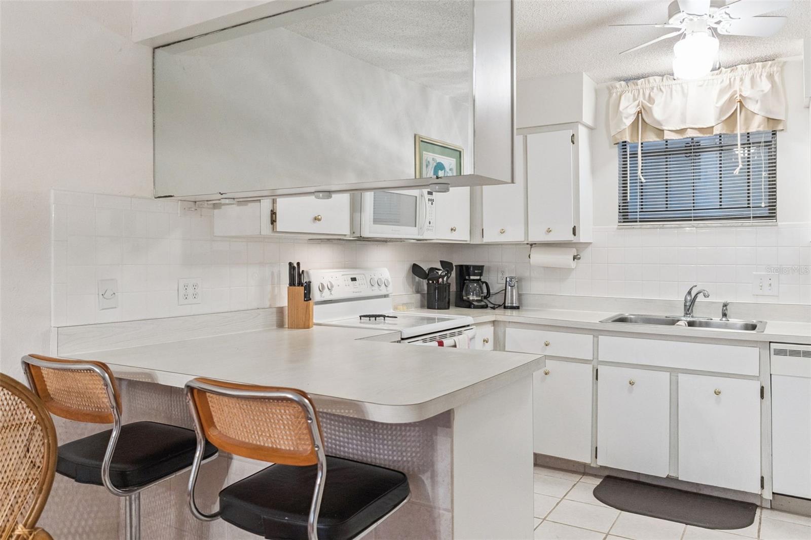 325 WILDER BLVD #103 — photo 3