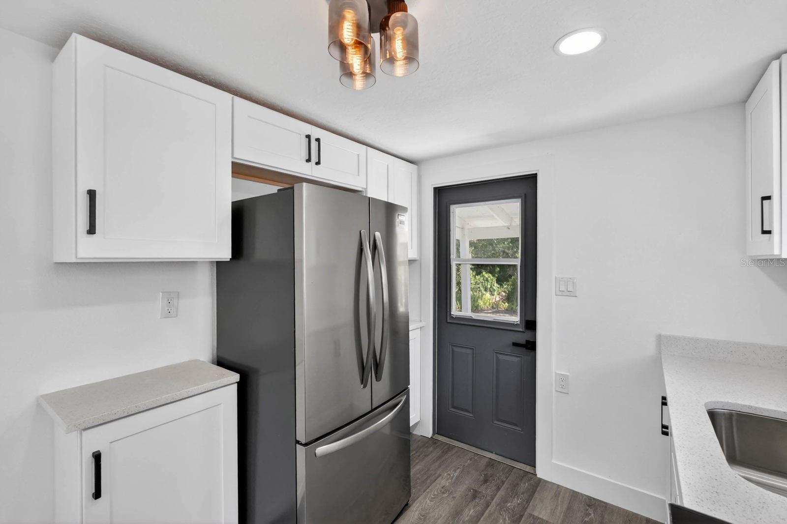 246 WILLOW PL — photo 12
