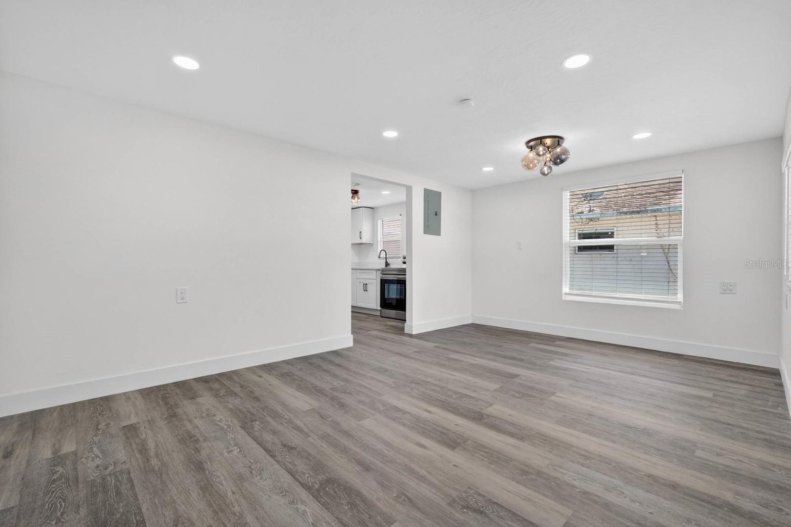 246 WILLOW PL — photo 6