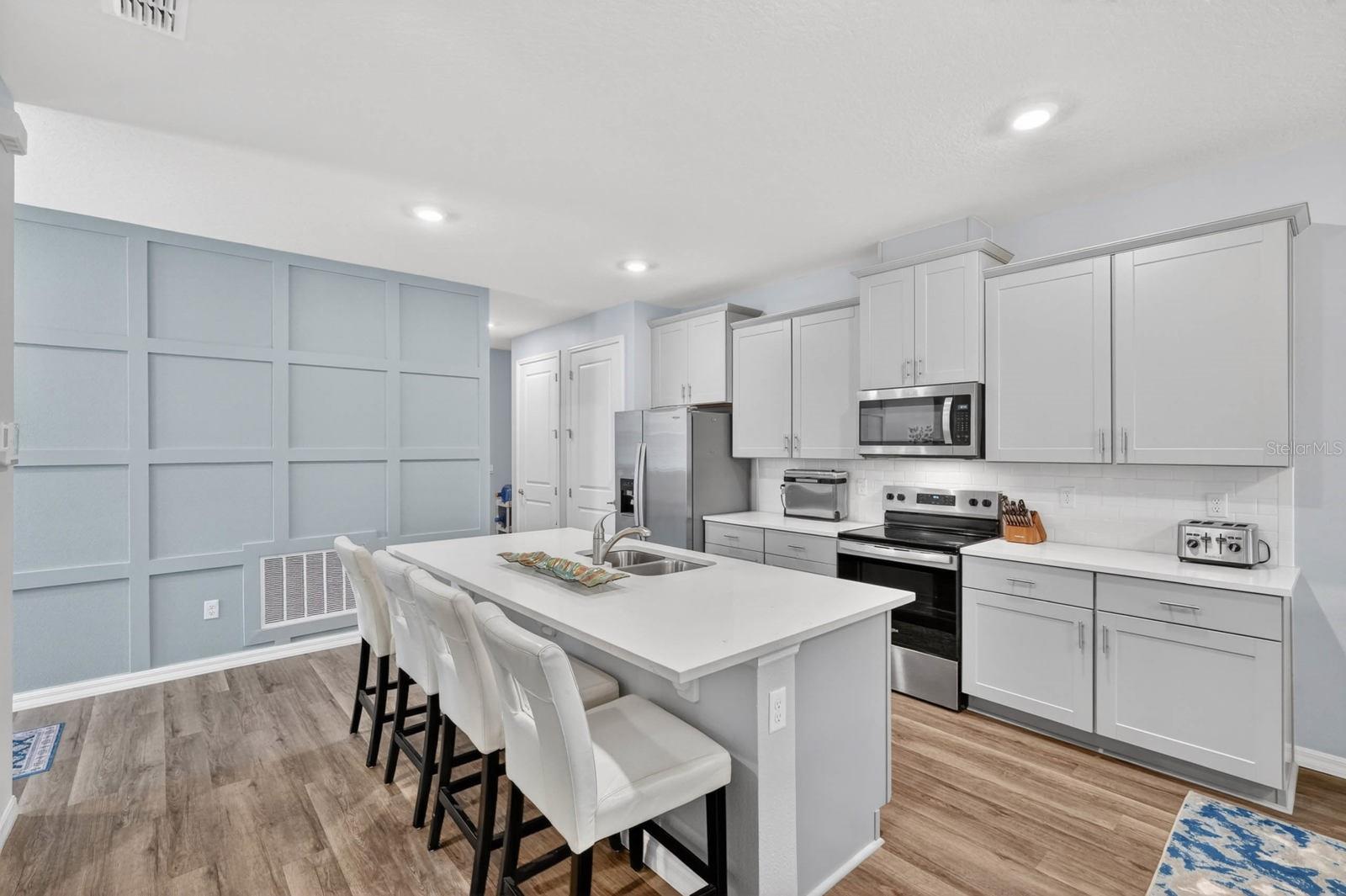 2708 KINSALE LN — photo 12