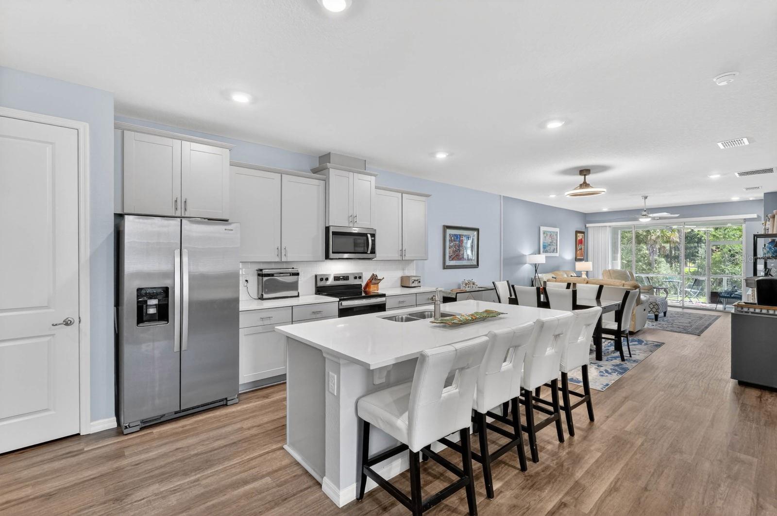 2708 KINSALE LN — photo 9