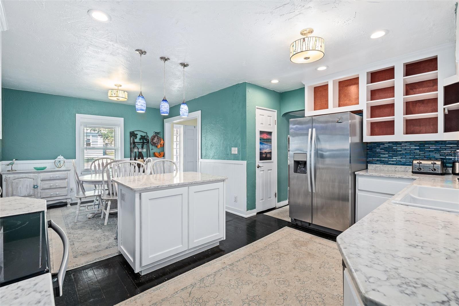 129 S WILD OLIVE AVE — photo 5