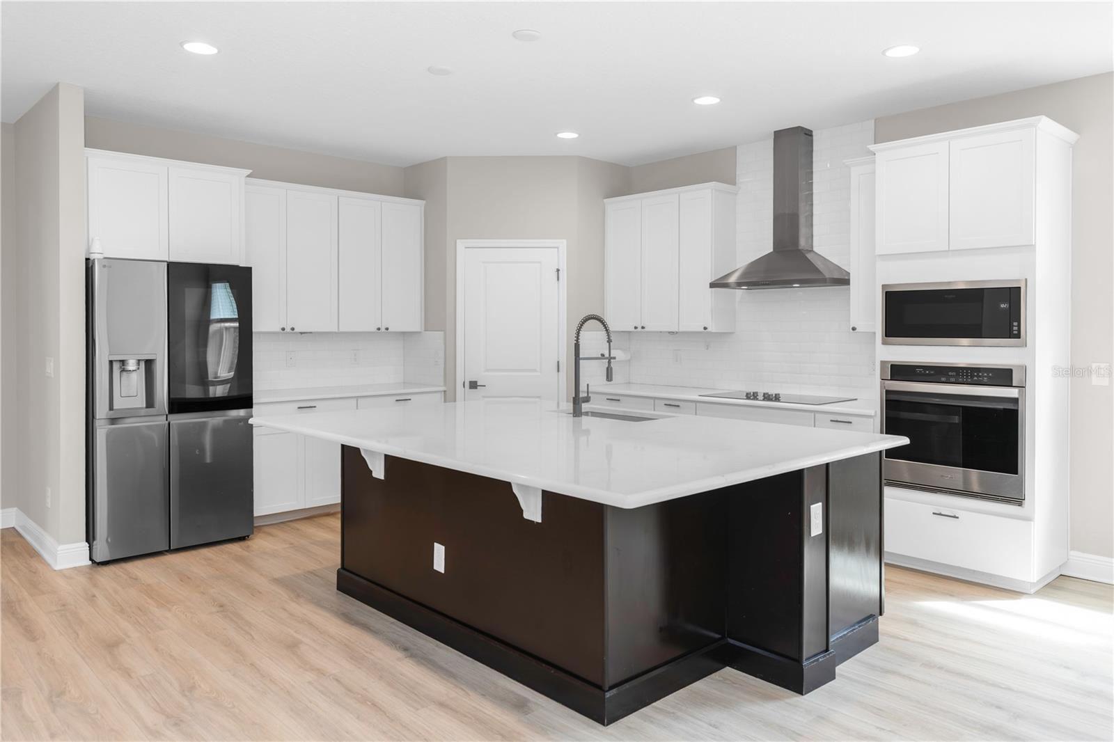 790 HYPERION DR — photo 6