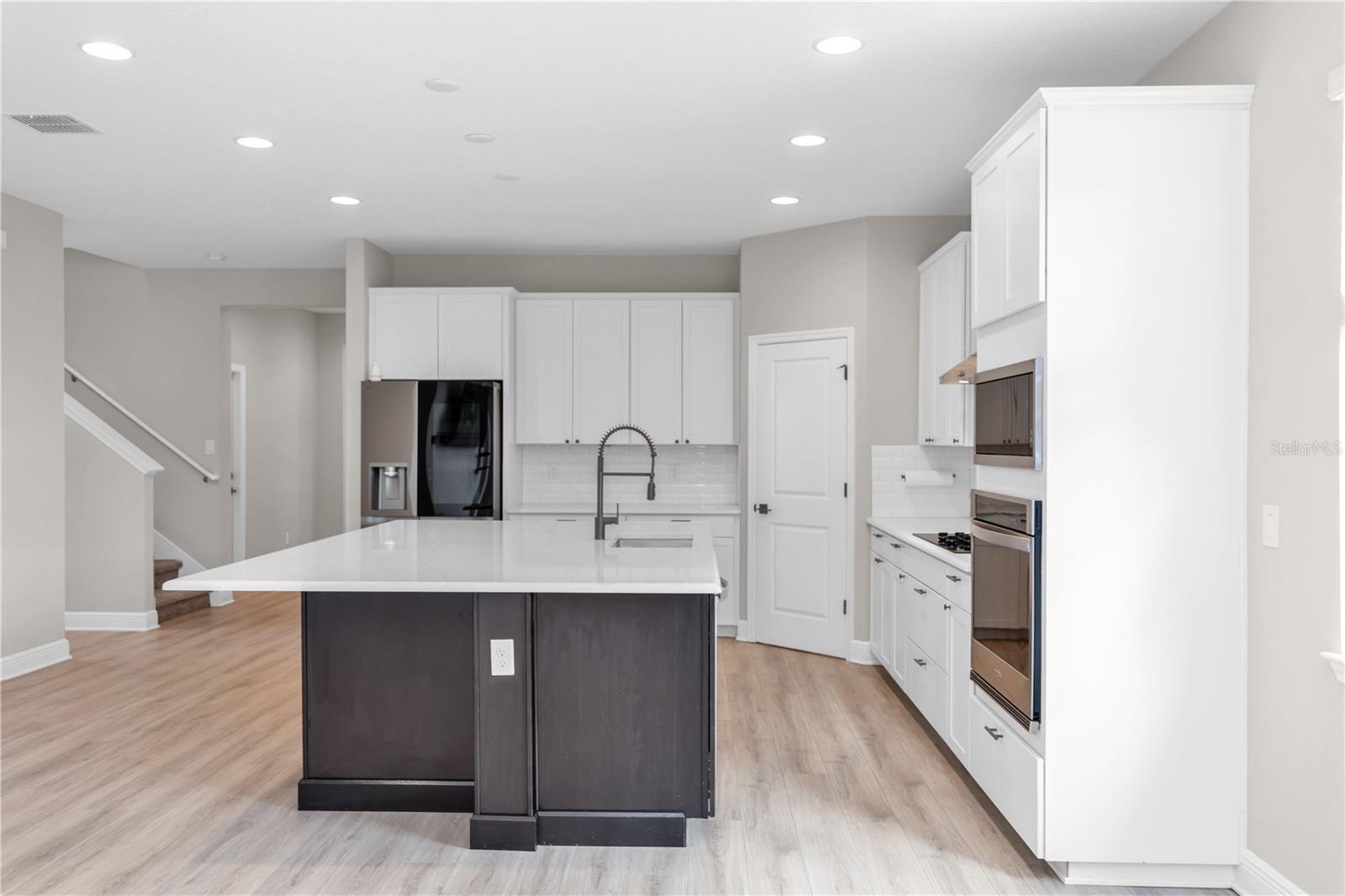 790 HYPERION DR — photo 7