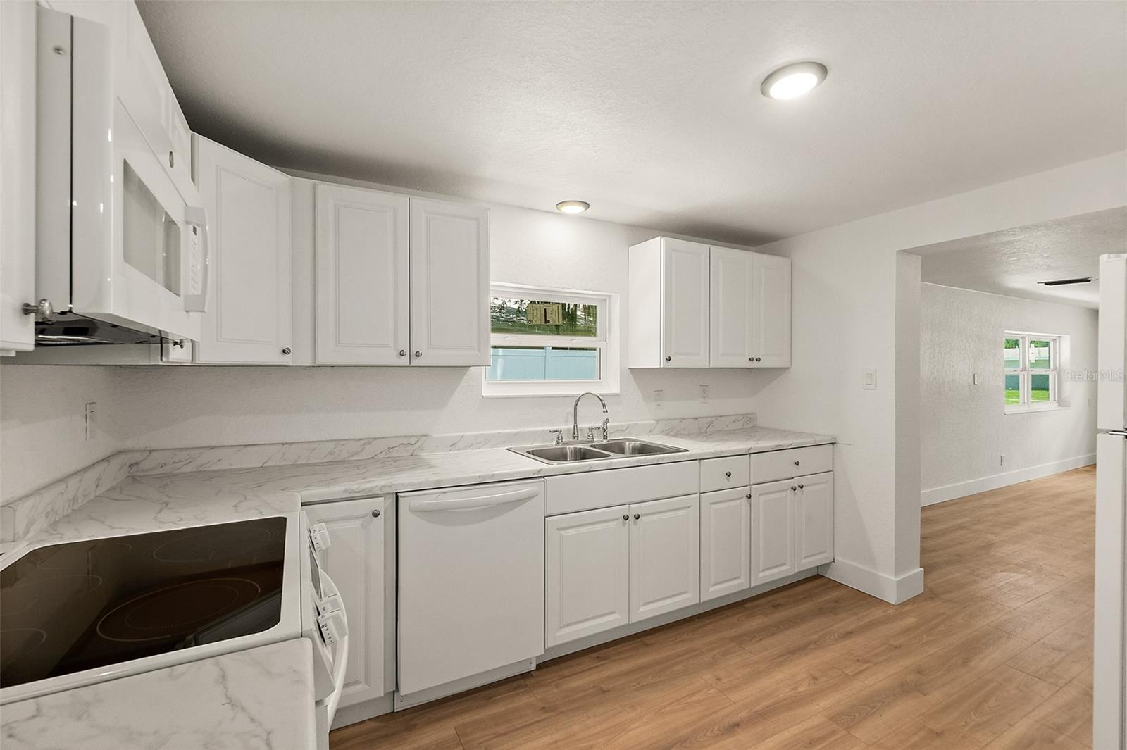 607 WAYNE AVE — photo 4