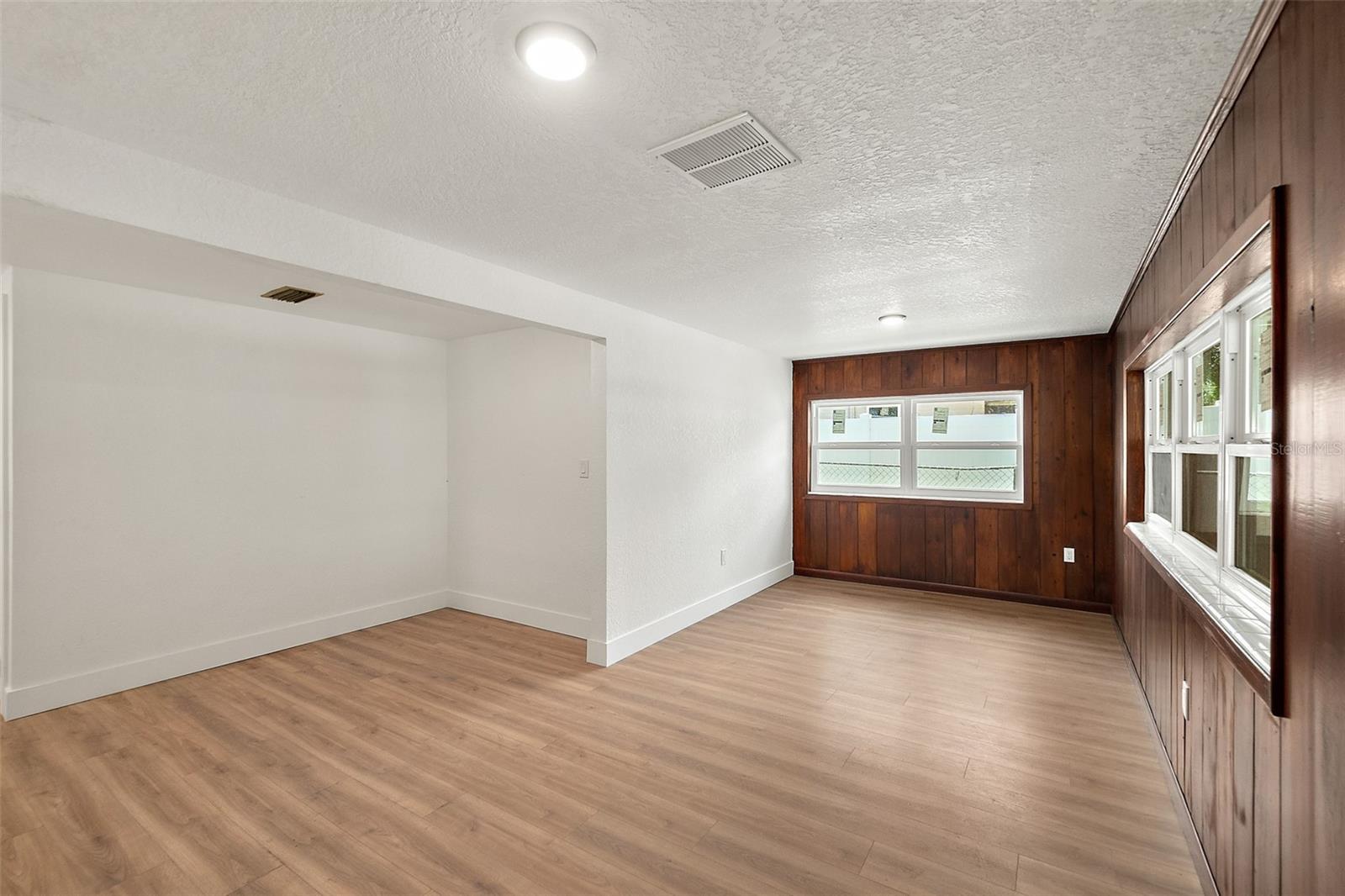 607 WAYNE AVE — photo 10