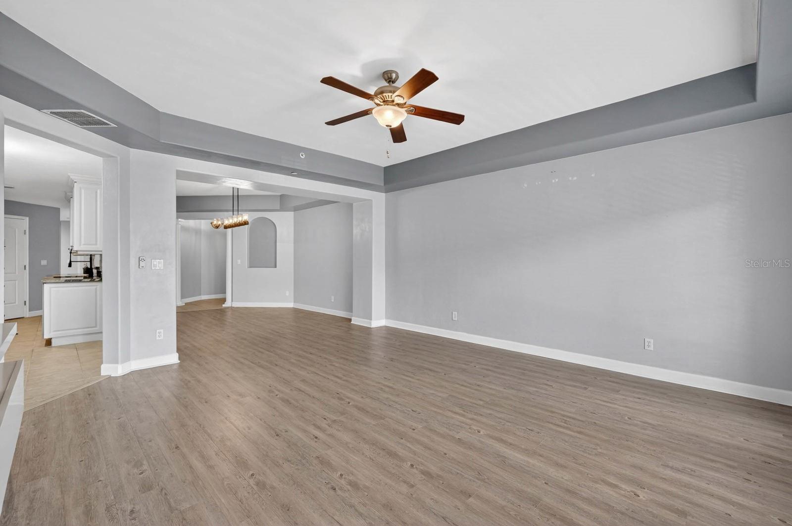 424 LUNA BELLA LN #330 — photo 12