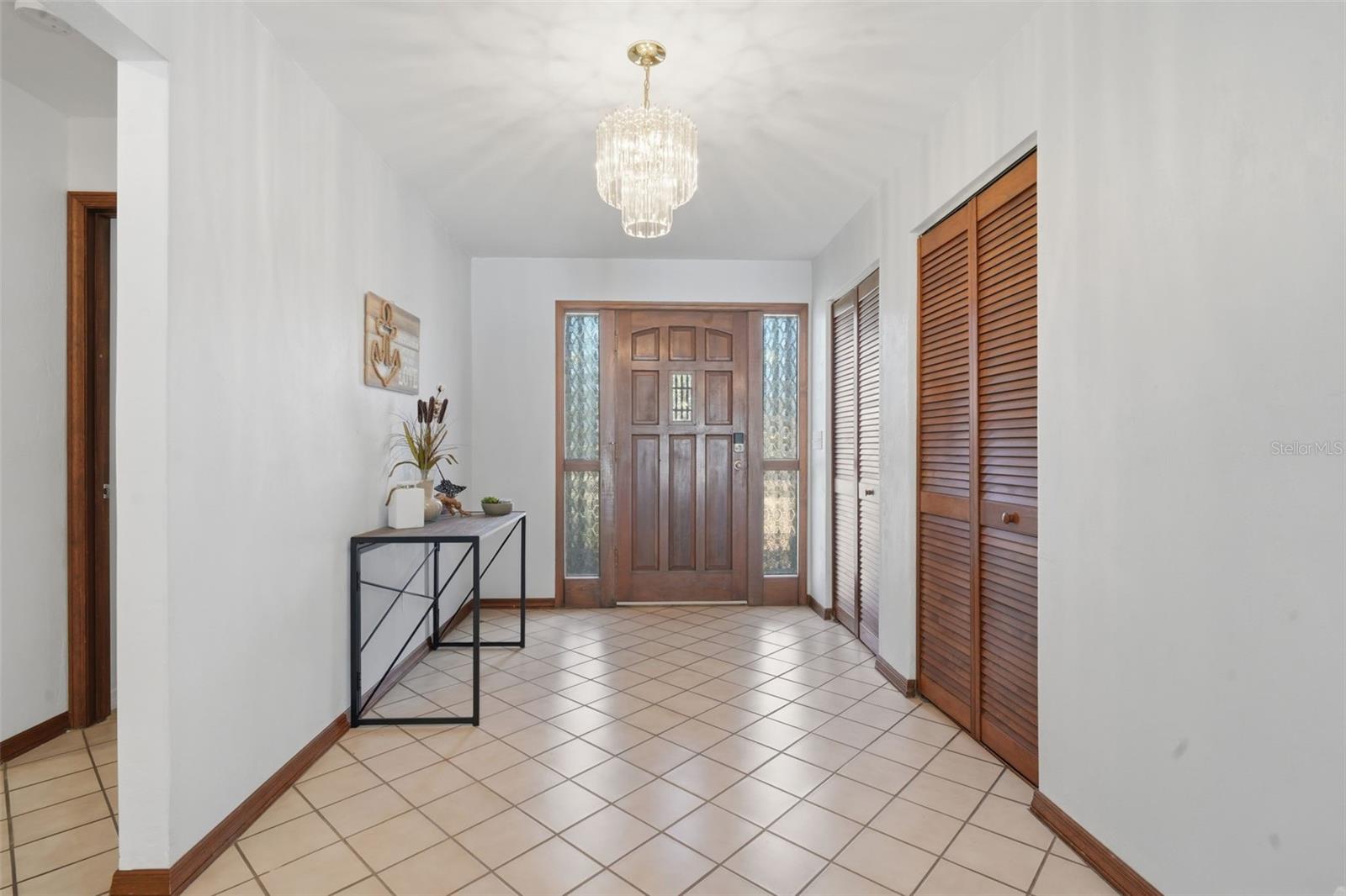 82 JENNIFER CIR — photo 10
