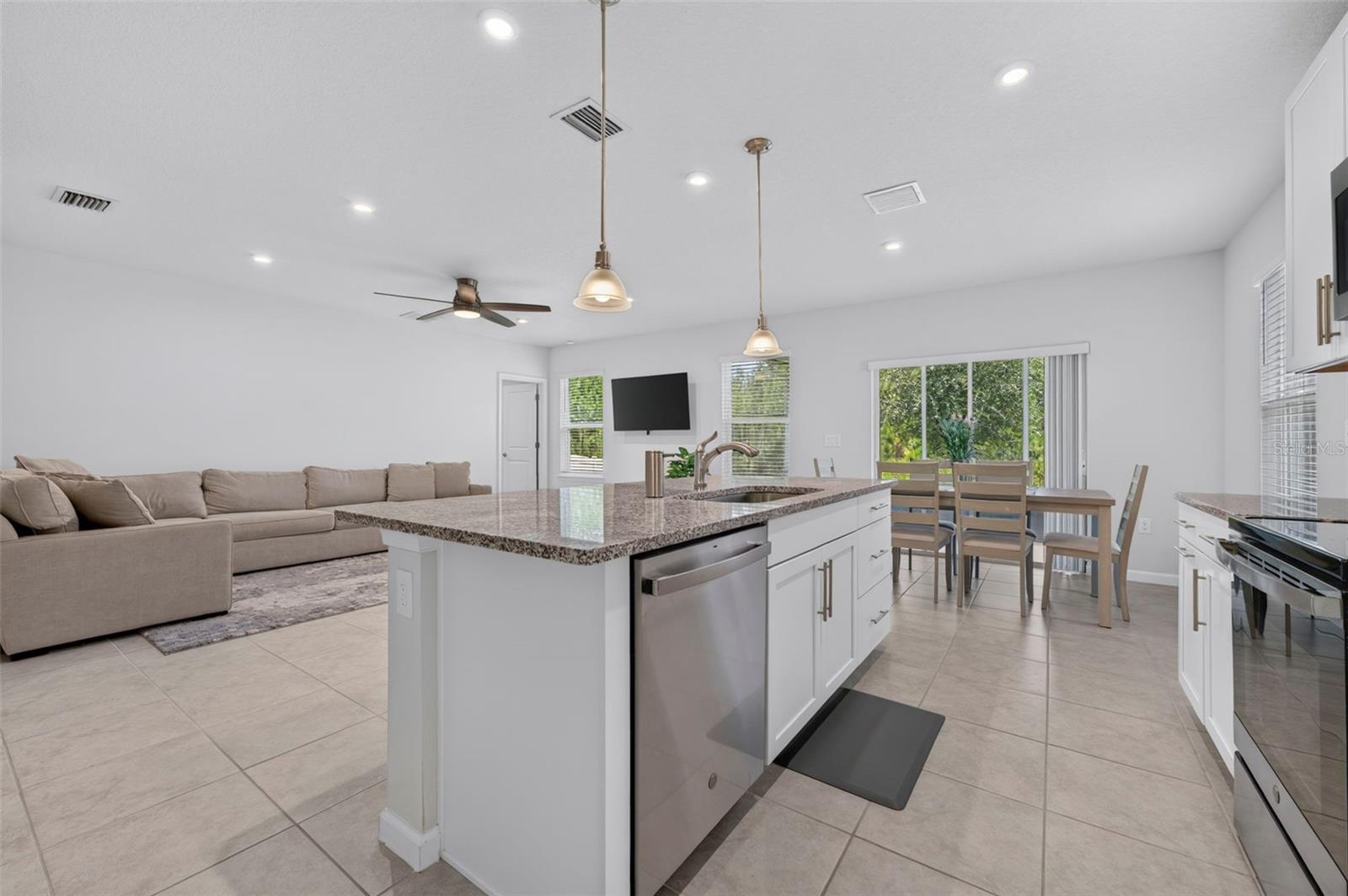 306 EAGLE HARBOR WAY — photo 10