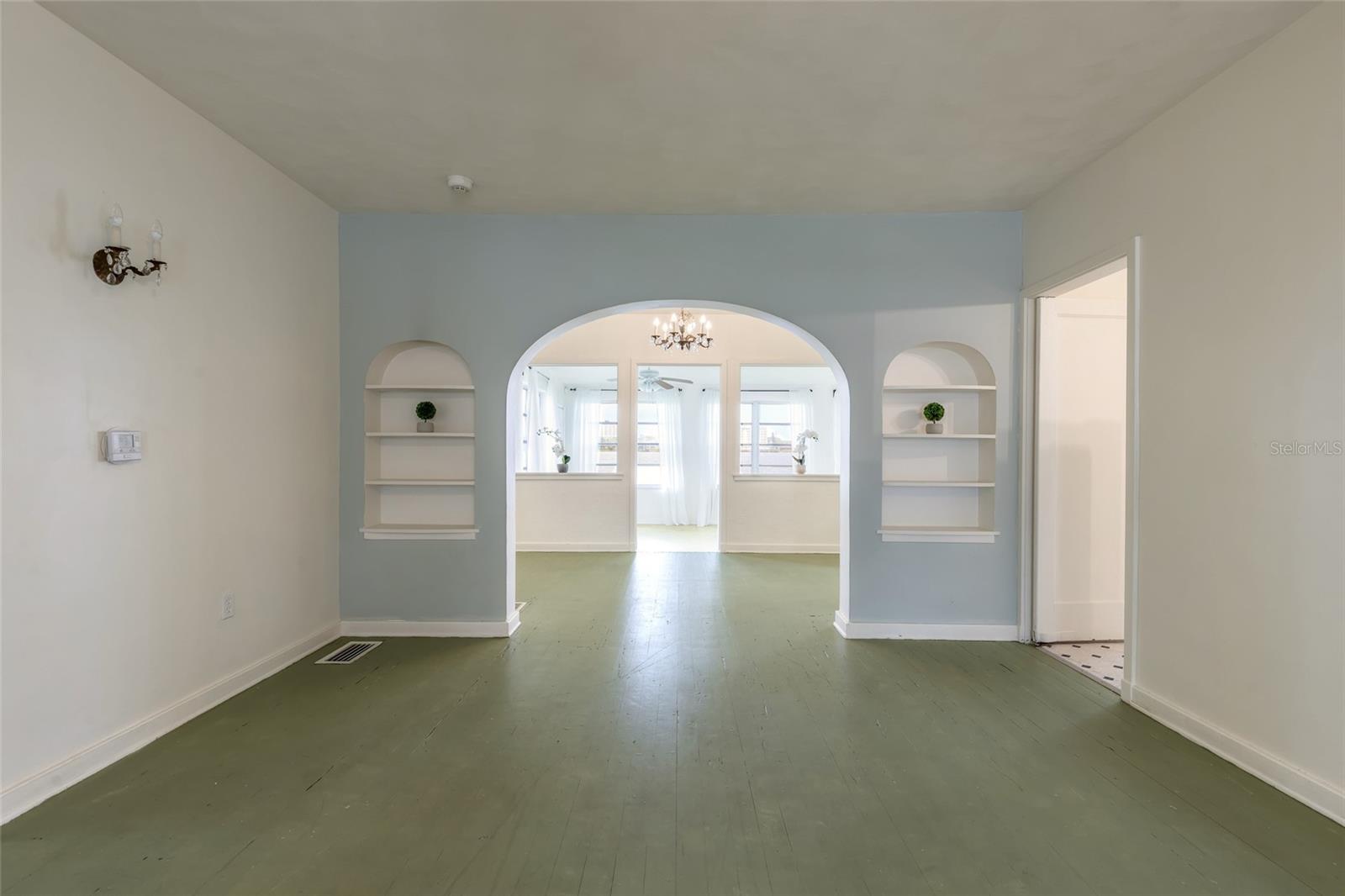 255 LEXINGTON DR — photo 9