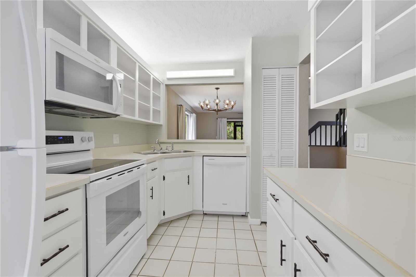 130 LIMEWOOD PL #3 — photo 8