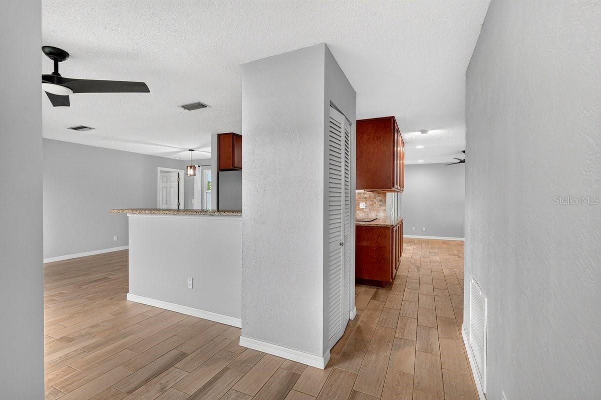 1309 SUWANEE RD — photo 3