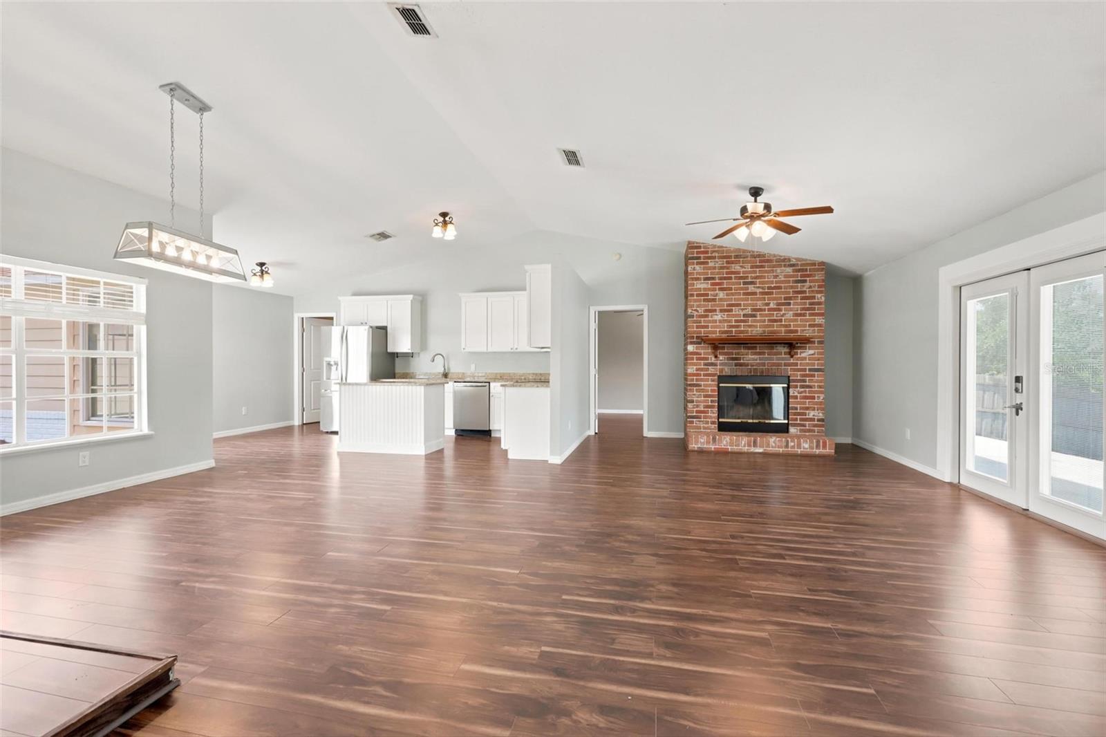 2695 KEENE LN — photo 7