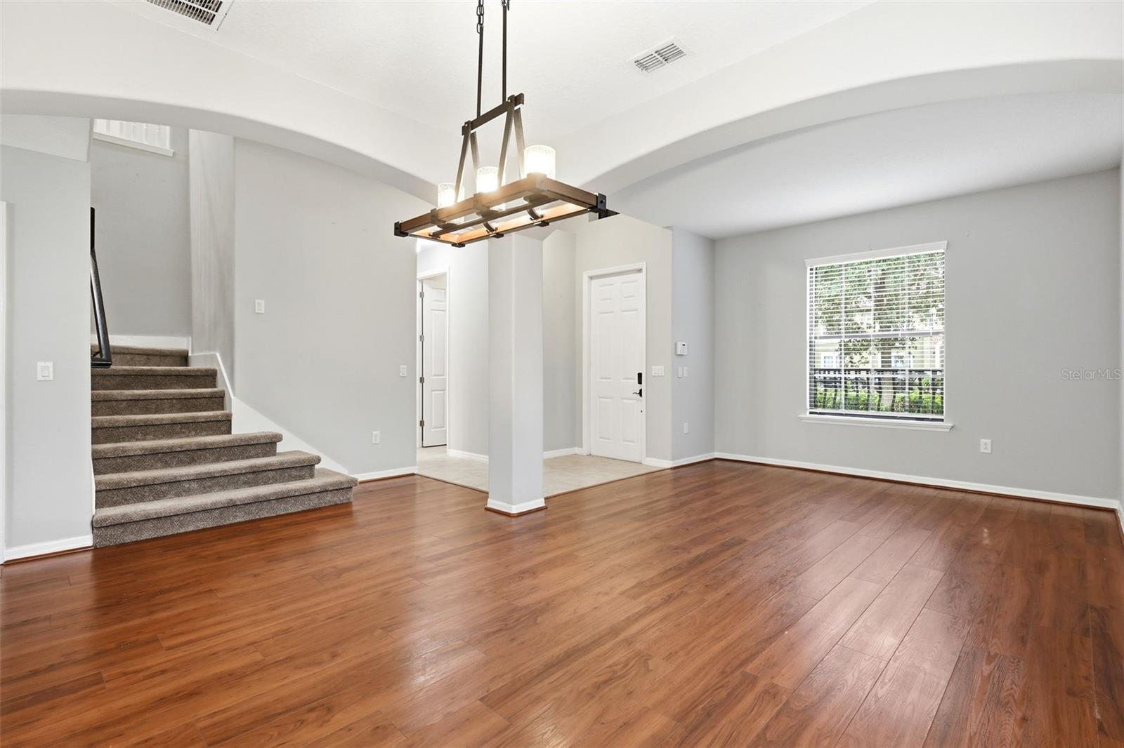 109 ELISSAR DR — photo 7
