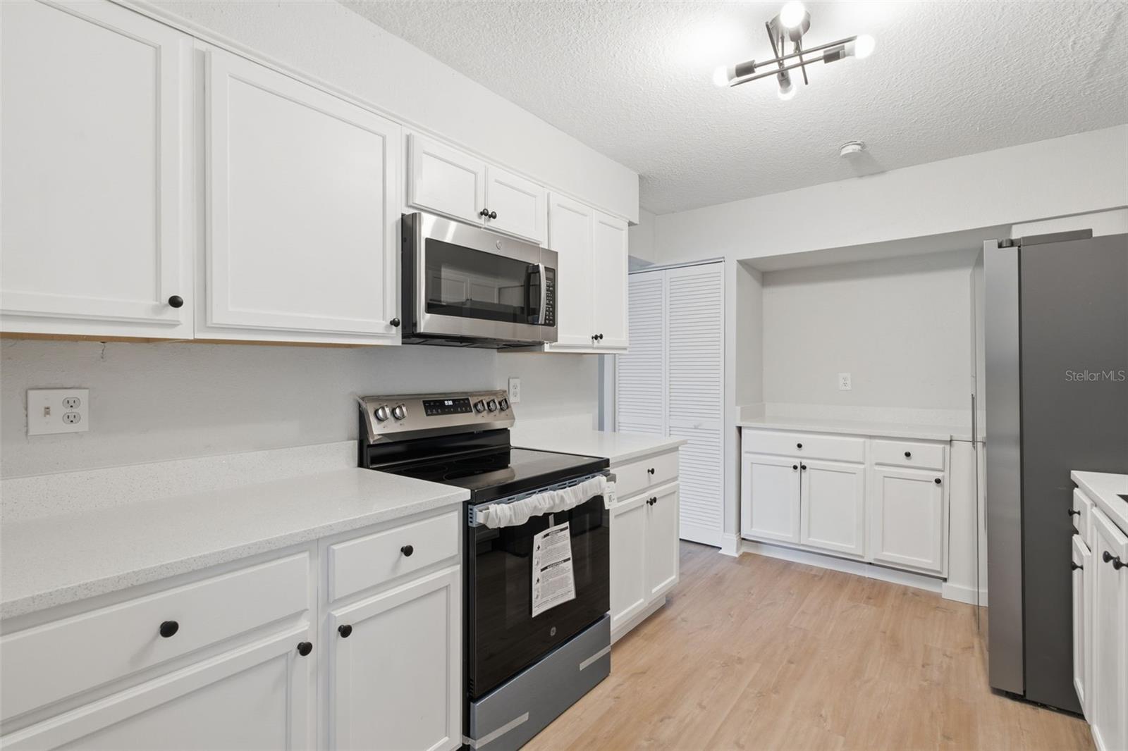 147 COLOMBA RD — photo 8