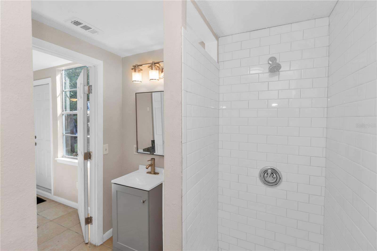 247 TOMS RD — photo 11