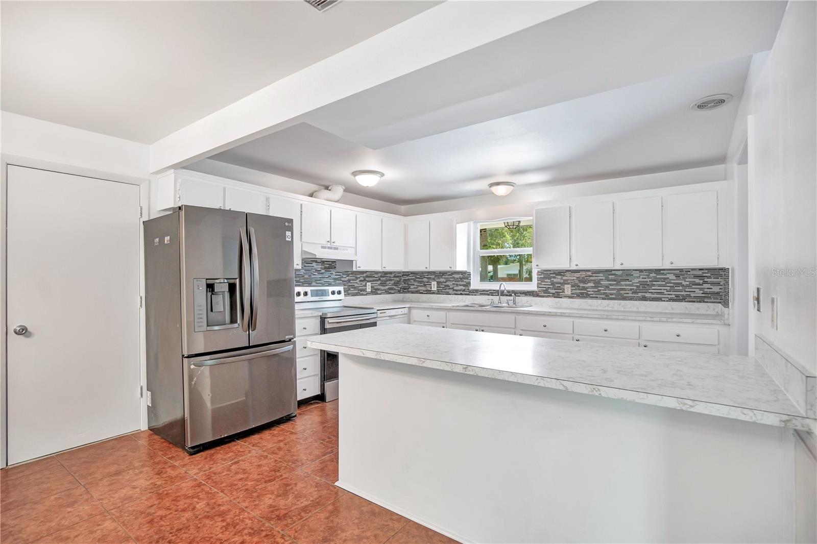 236 MCINTOSH RD — photo 10