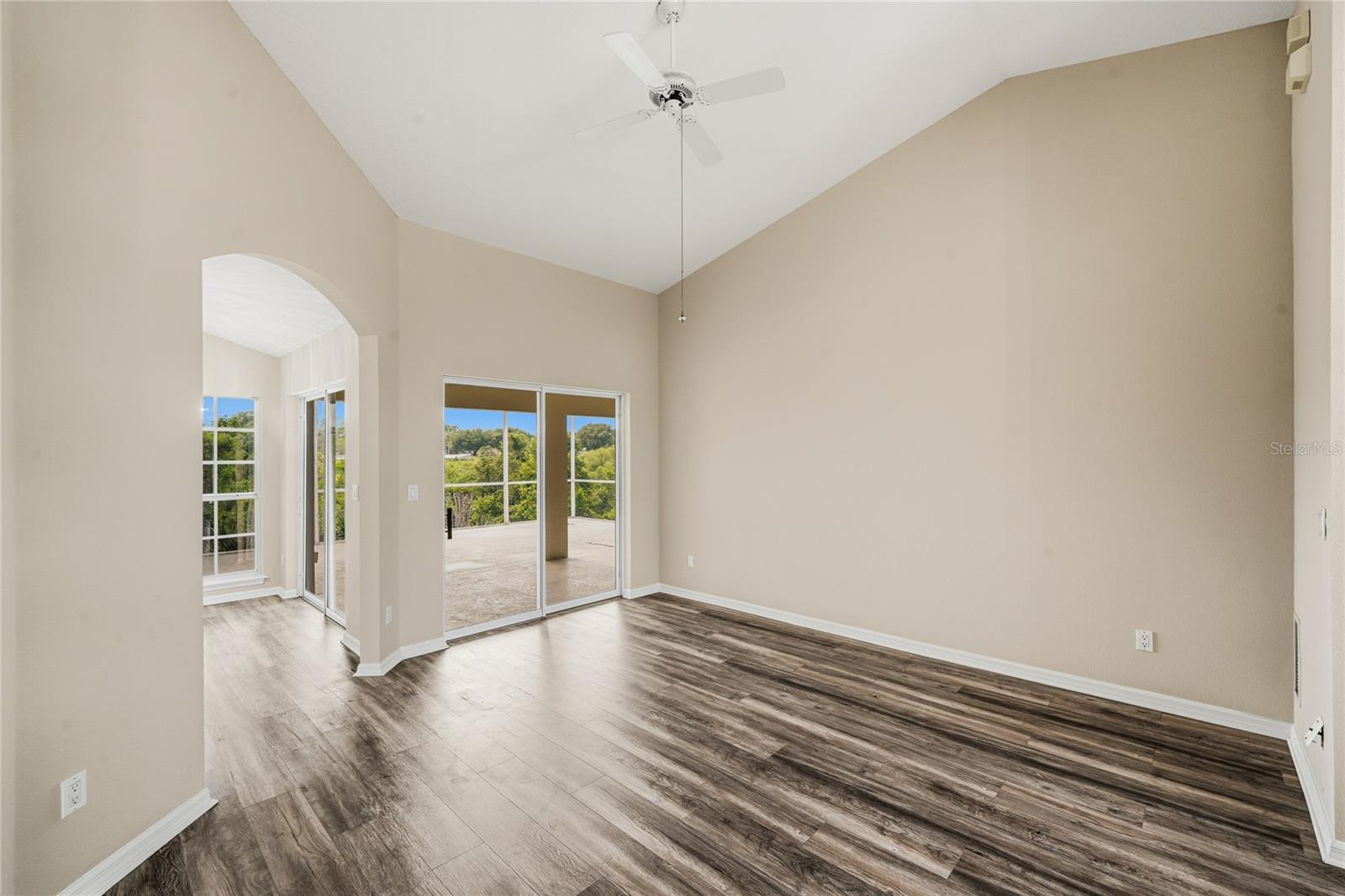99 HOLLOW PINE DR — photo 8