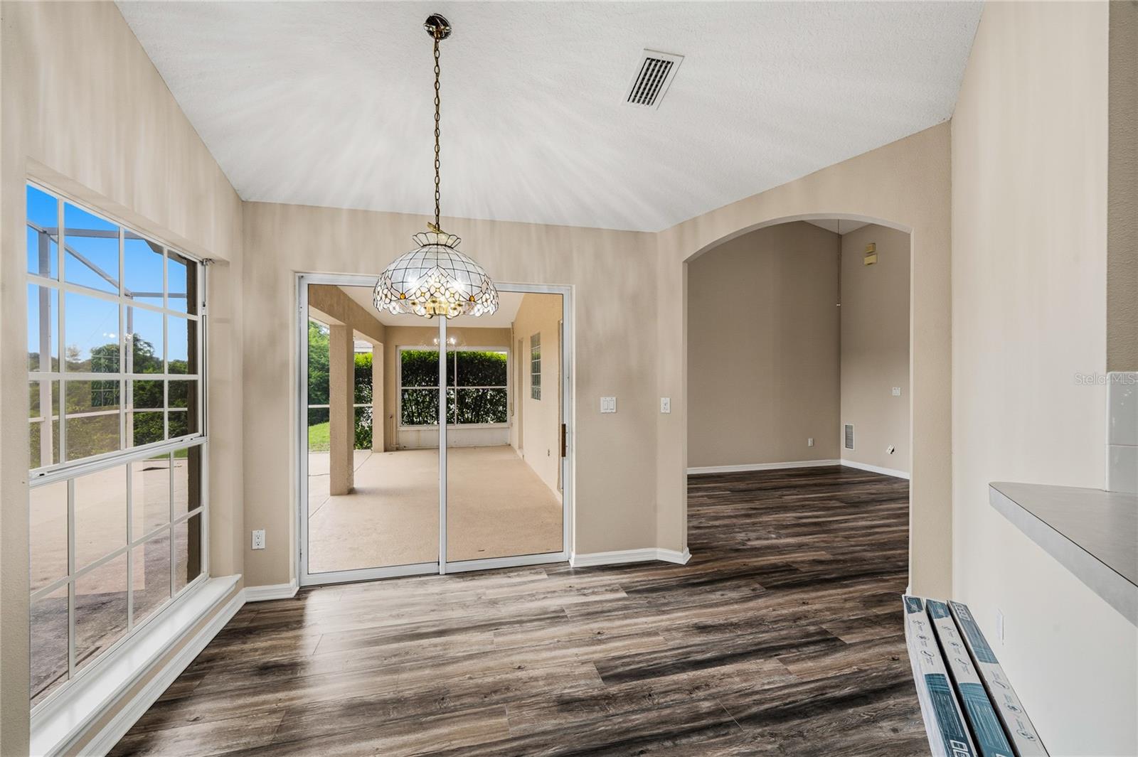 99 HOLLOW PINE DR — photo 10