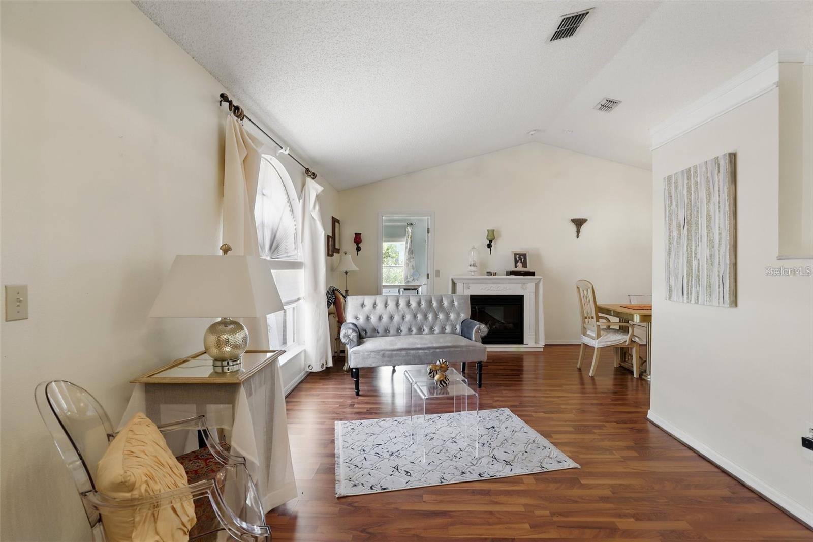 417 JEFFERS ST — photo 4