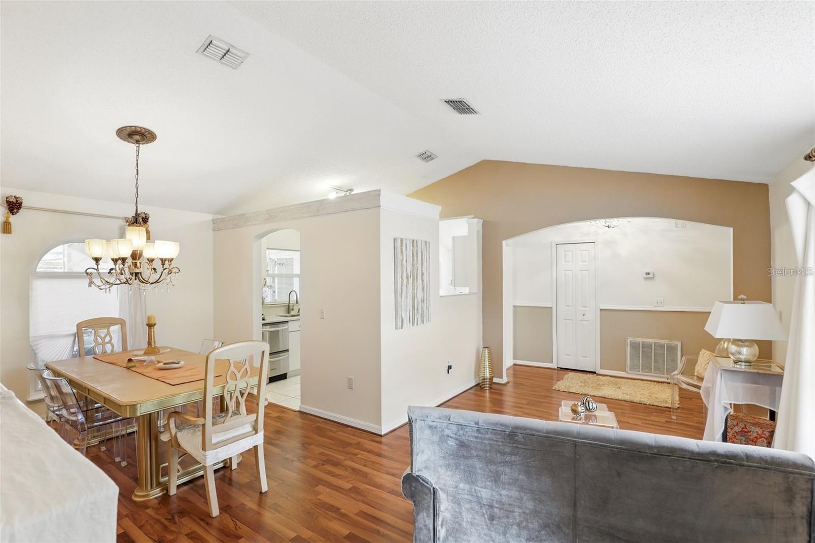 417 JEFFERS ST — photo 6