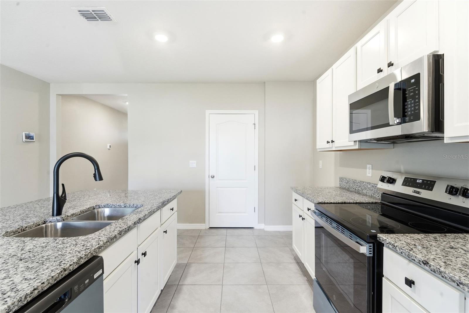 895 LAZIO CIR — photo 11