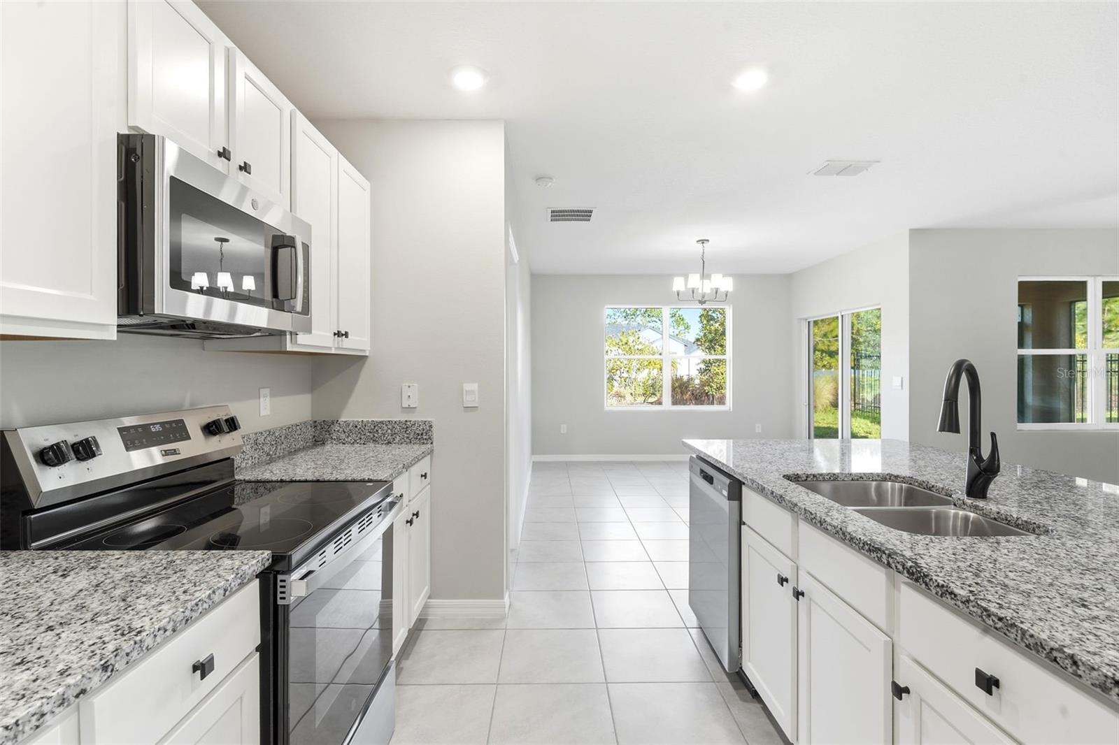 895 LAZIO CIR — photo 10
