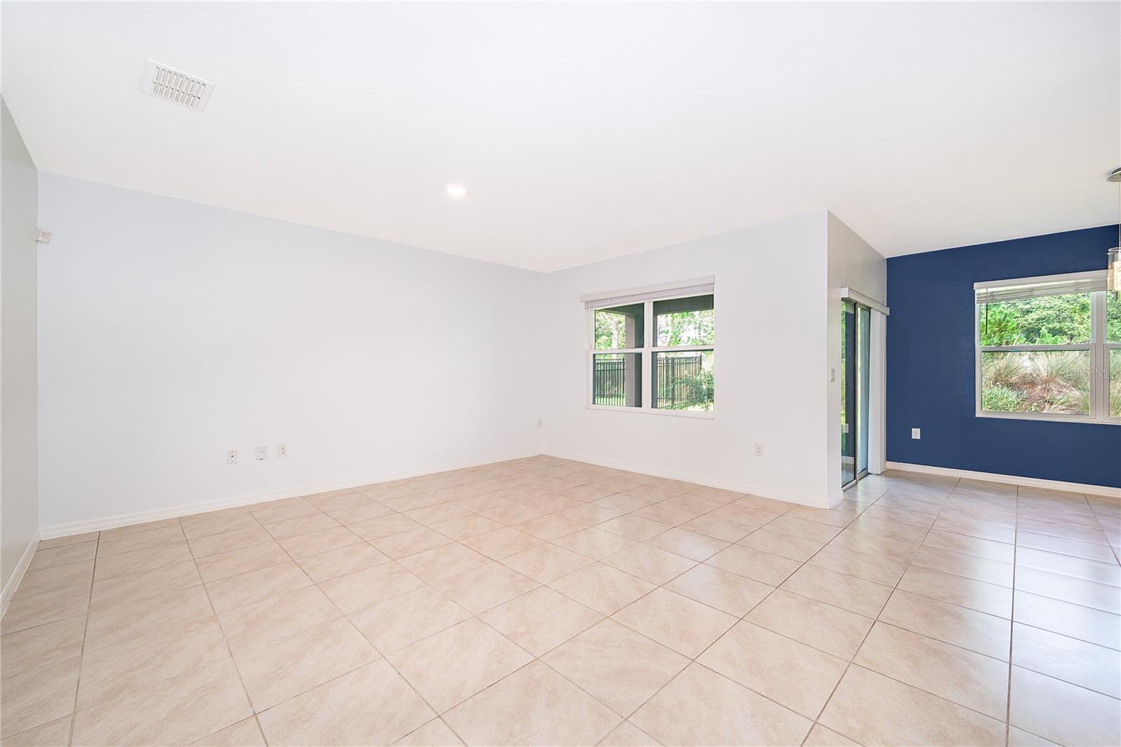 239 LAZIO CIR — photo 11
