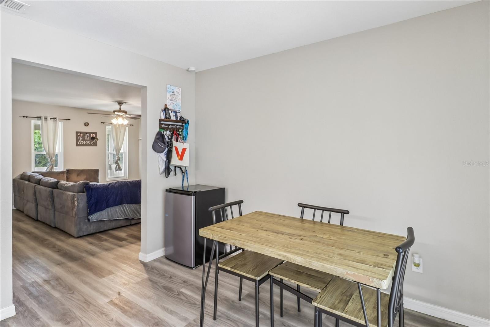 1200 E HANCOCK DR — photo 7