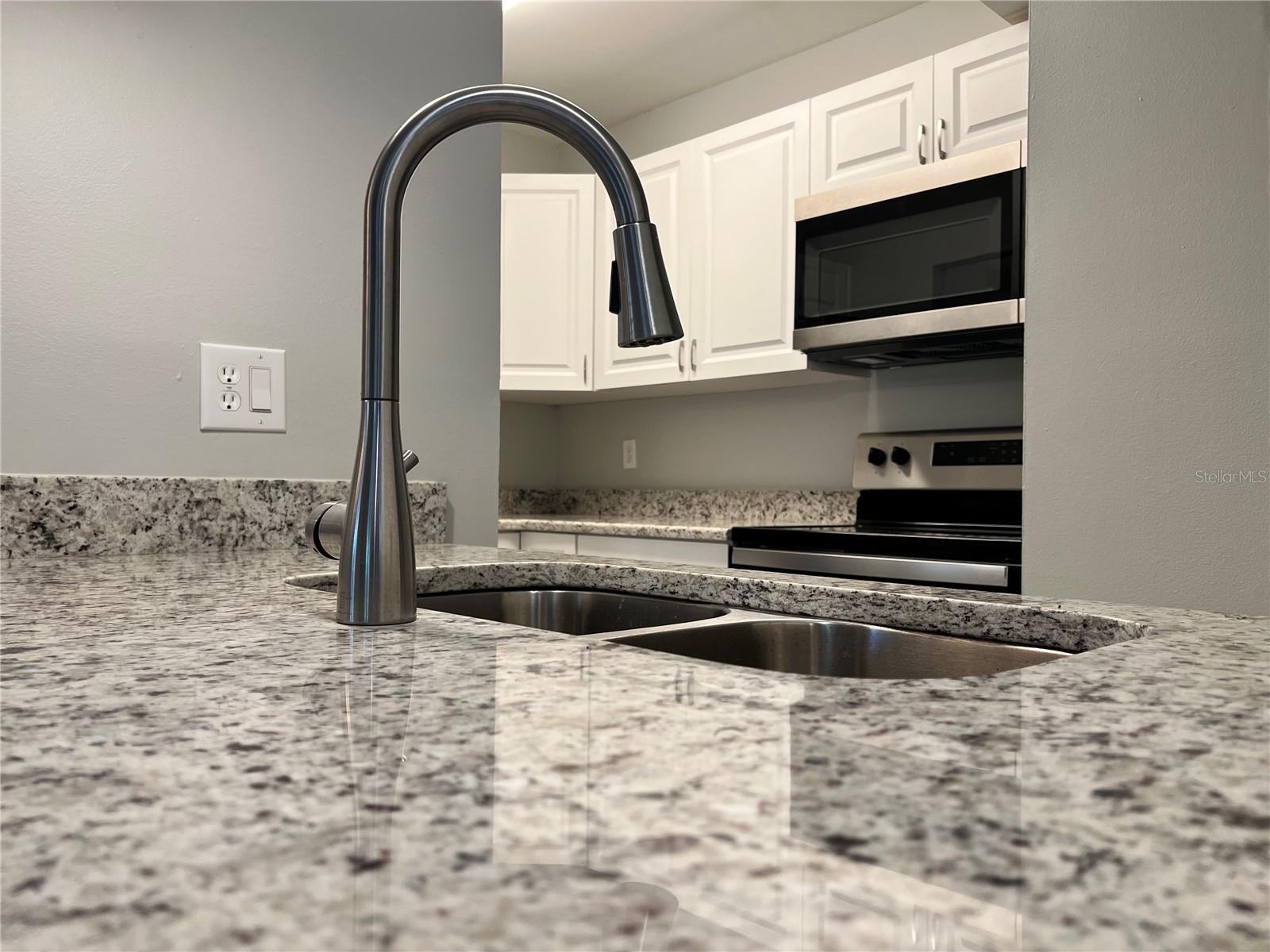 100 SWEETGUM WOODS CT #3D — photo 5