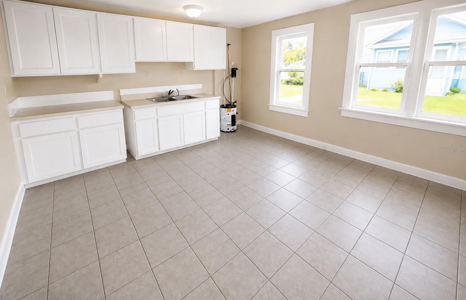 308 N PENINSULA DR — photo 3