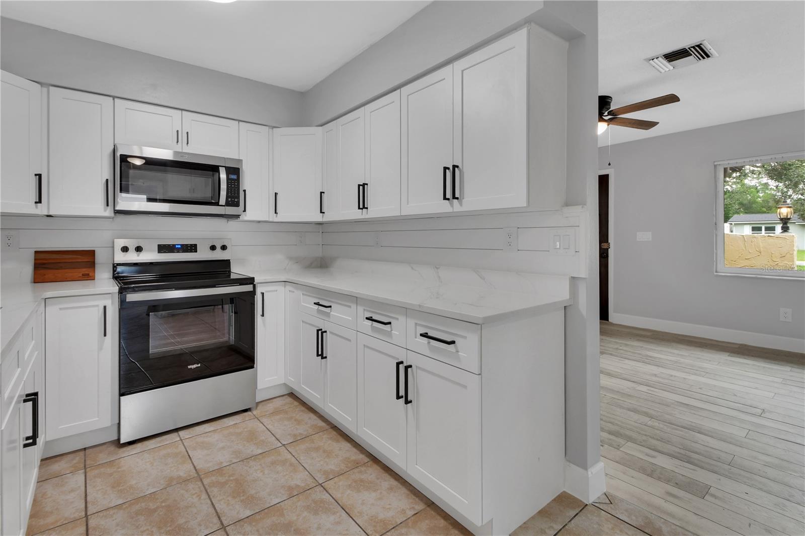1532 N NORMANDY BLVD — photo 10