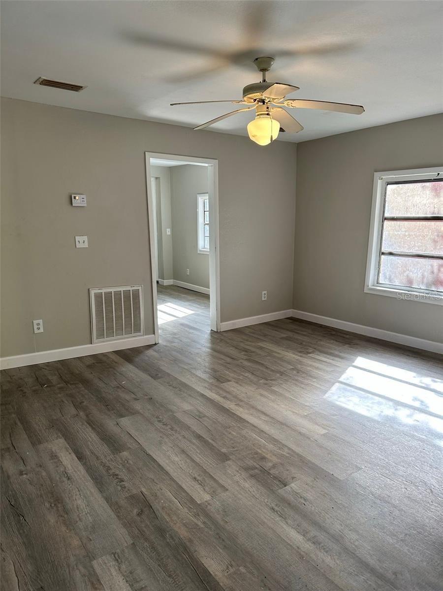 1219 W 8TH ST — photo 2