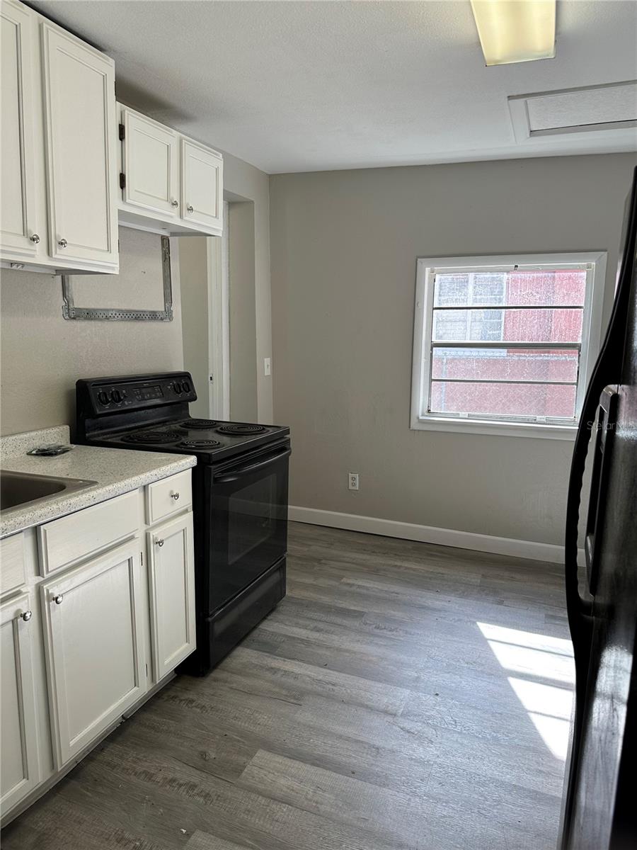 1219 W 8TH ST — photo 5