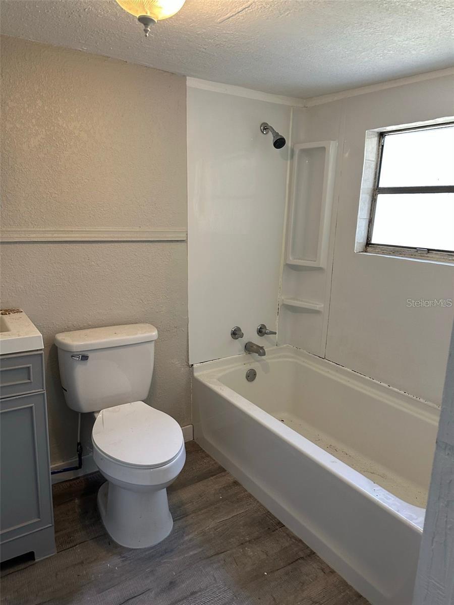 1219 W 8TH ST — photo 7
