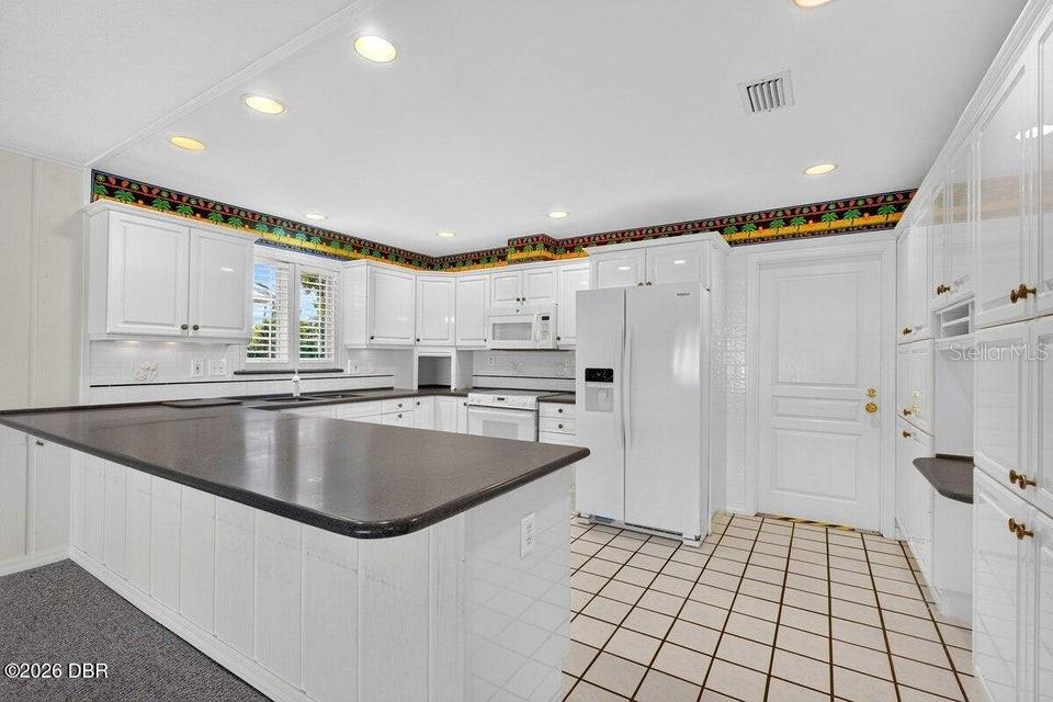 448 RIVERSIDE DR — photo 11