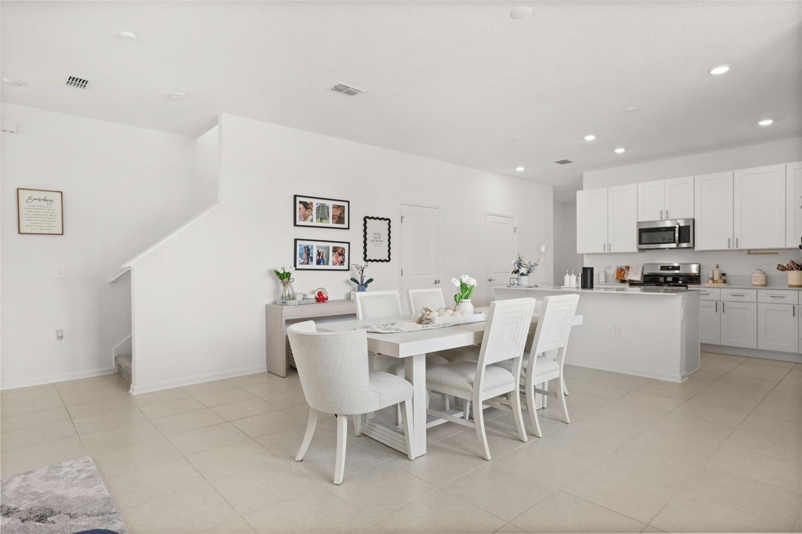 750 HONEYROCK ST — photo 10