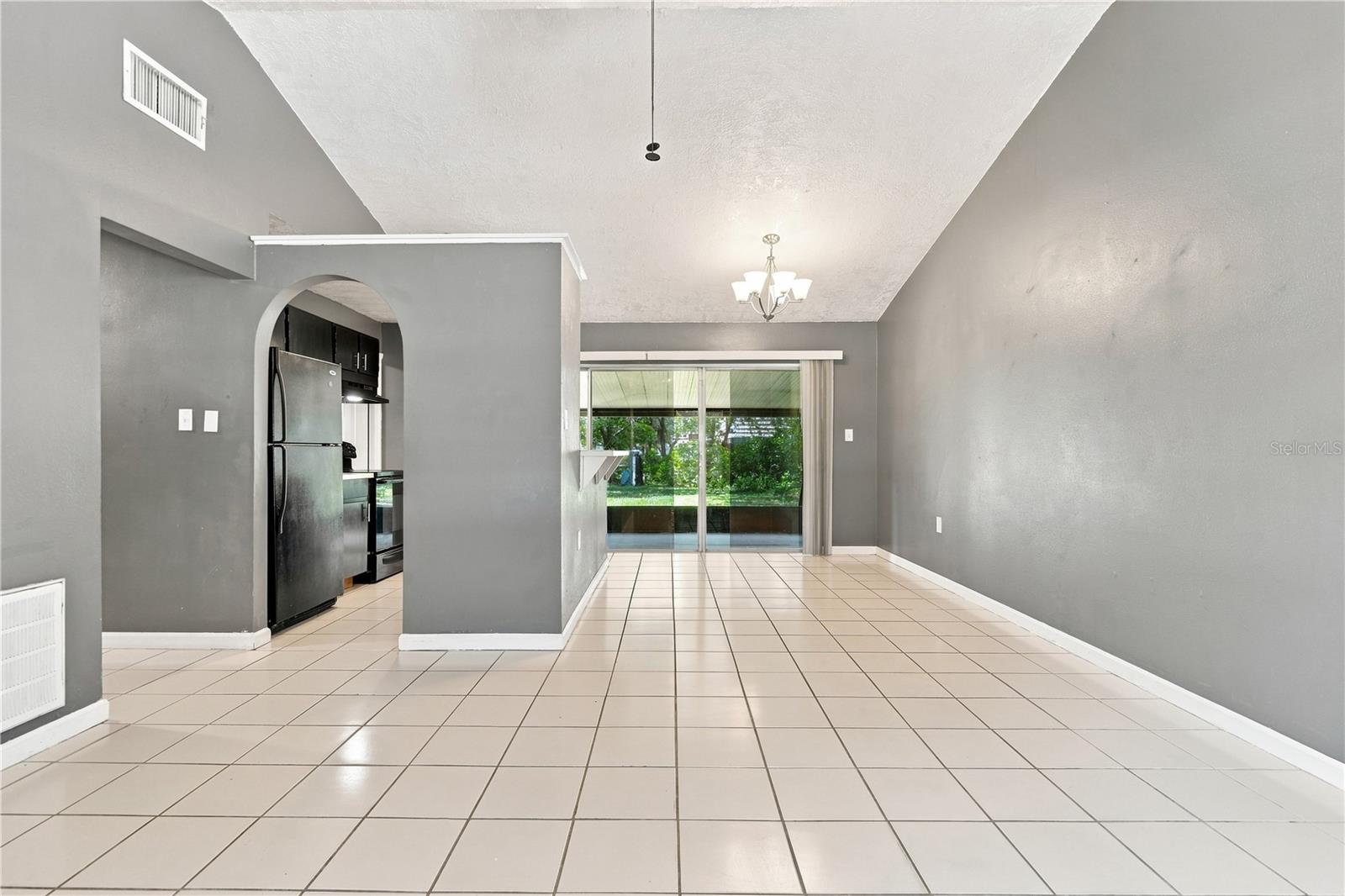 336 RIVIERA DR — photo 11