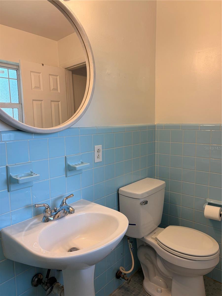 1320 HARTLEY AVE — photo 11
