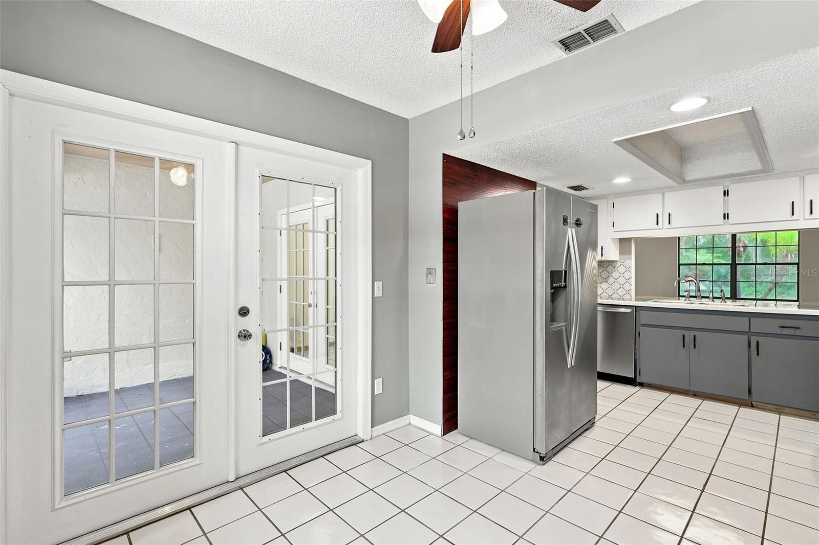 226 COUNCIL BLUFFS DR — photo 8