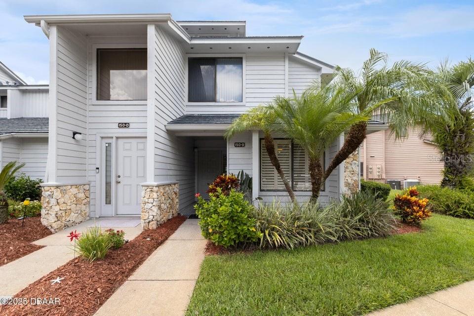 150 BLUE HERON DR #B — photo 2