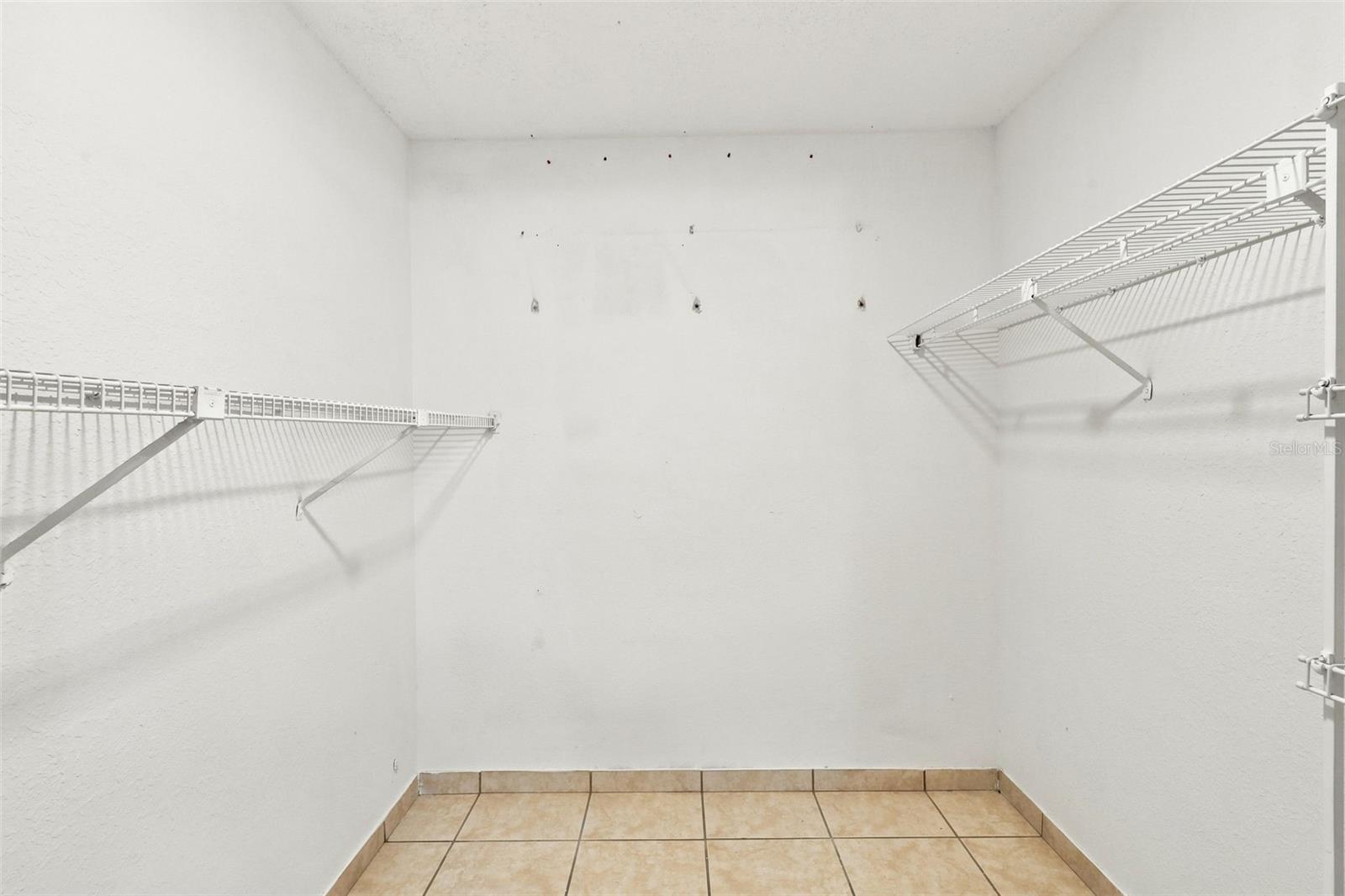1098 E DE CARLO DR — photo 12