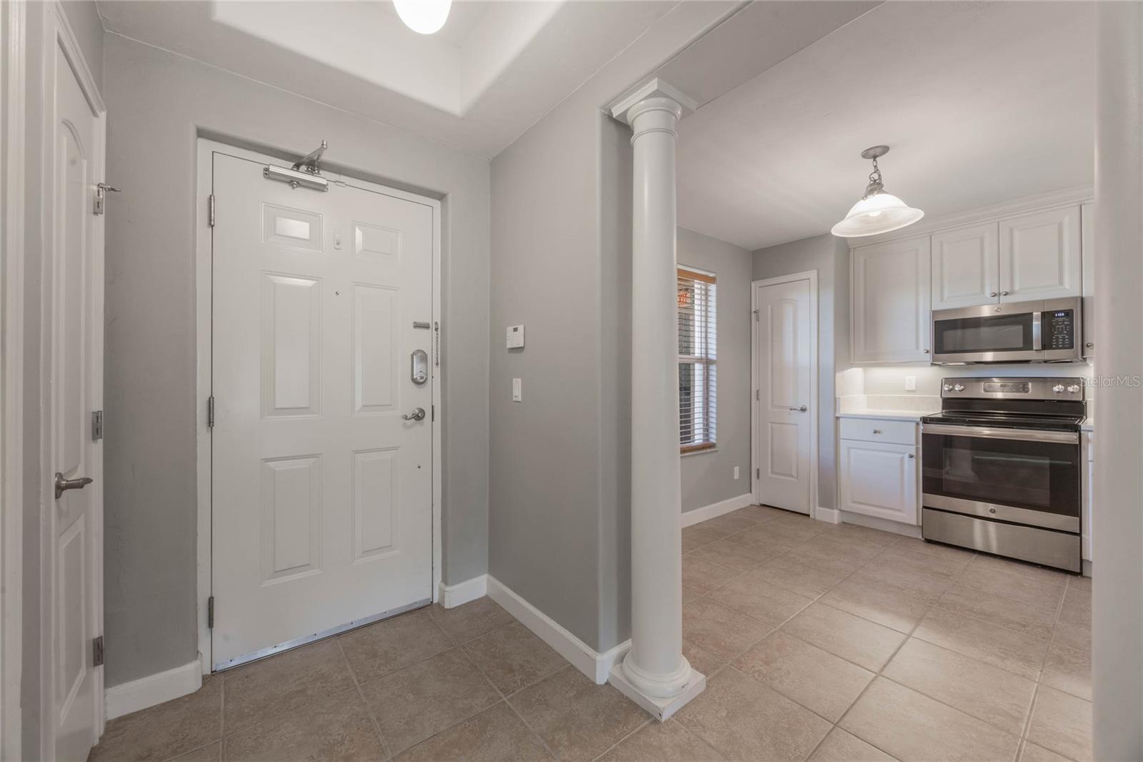 424 LUNA BELLA LN #332 — photo 3