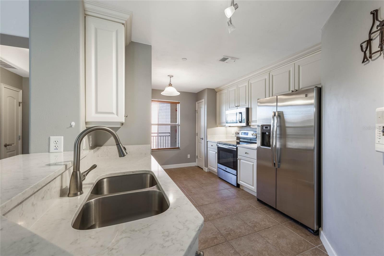 424 LUNA BELLA LN #332 — photo 5