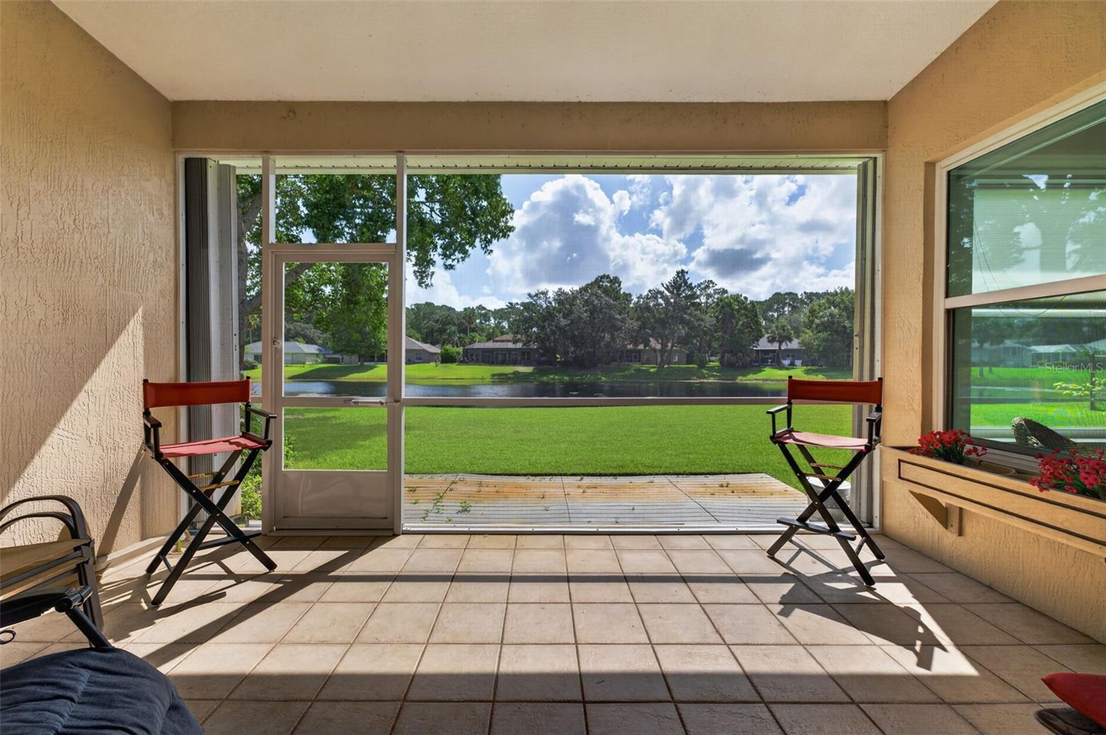 21 GREENVALE DR — photo 2