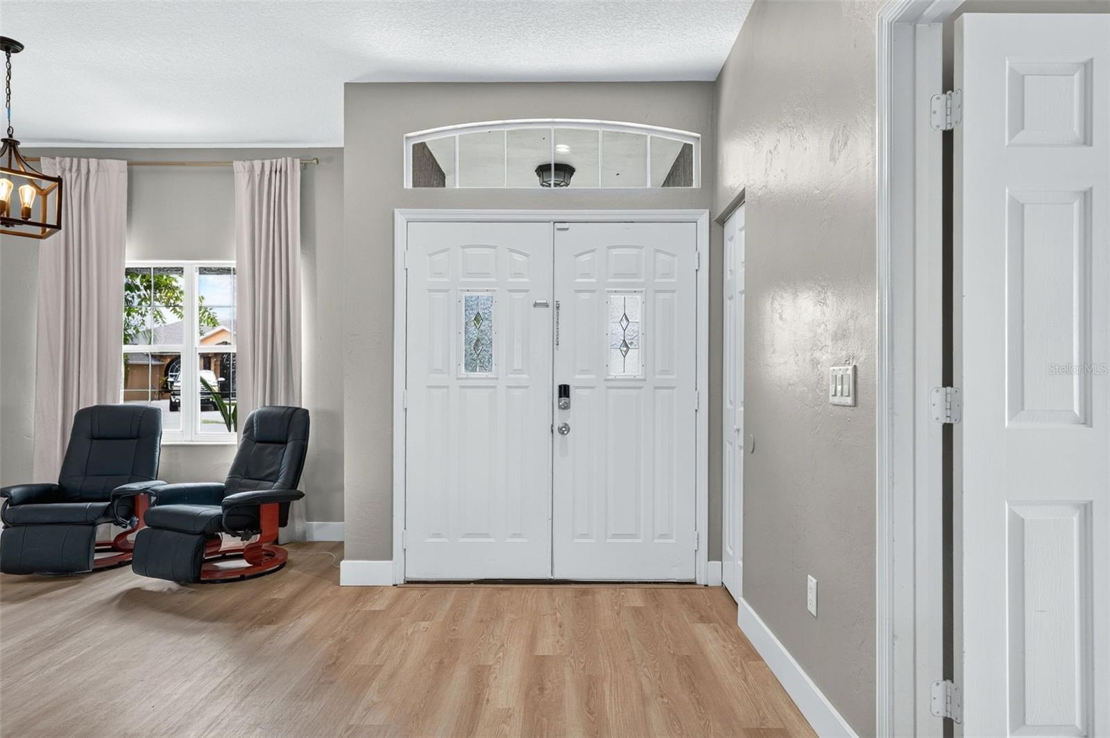16 CHERRYTREE CT — photo 9