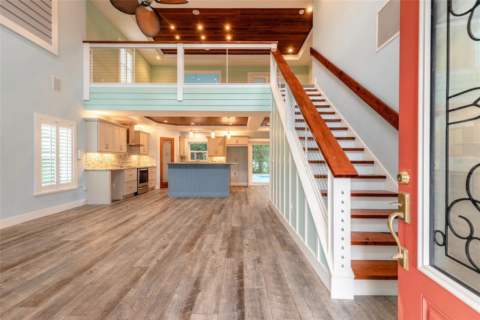 130 HERNANDEZ AVE — photo 4