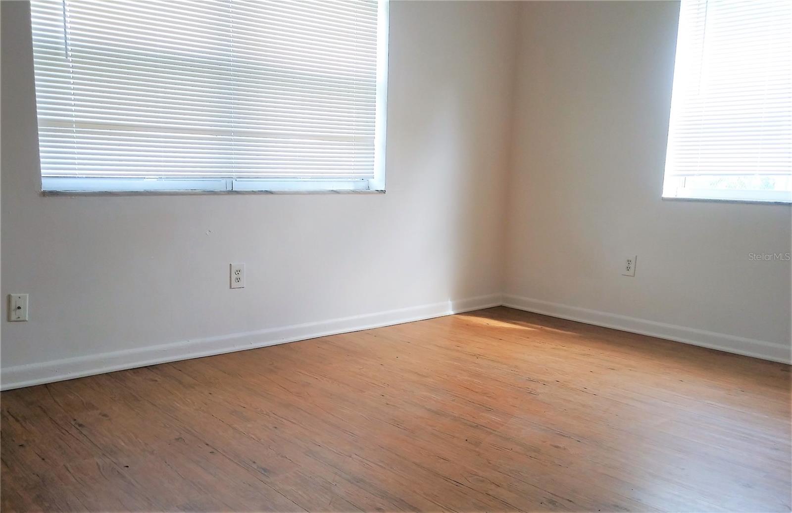 641 MERRIMAC ST — photo 11
